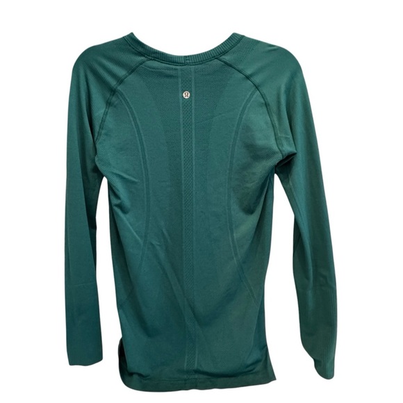 Lululemon Green Long Sleeve top with Crew Neck - Picture 7 of 8